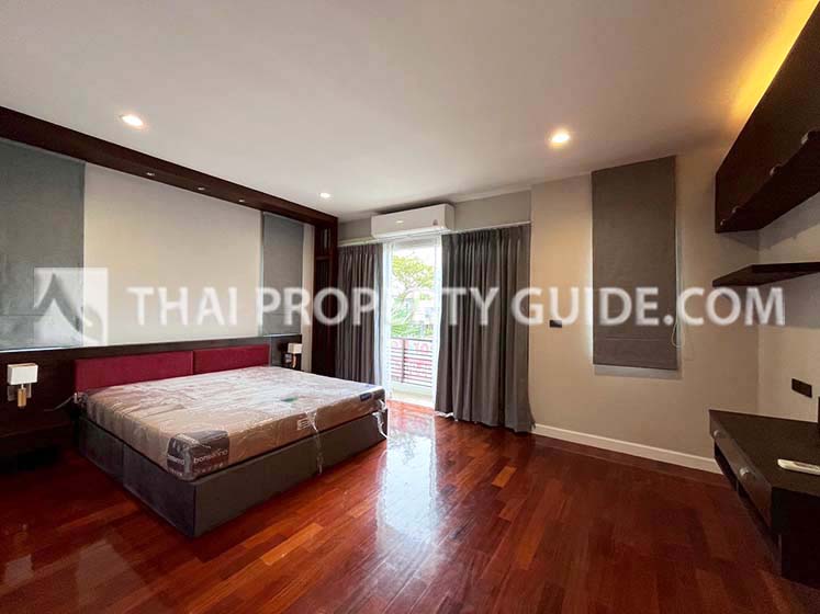 House with Shared Pool in Bangnatrad 